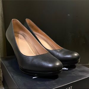 Black Naturalizer heels